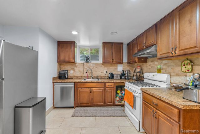 3059 Syracuse Street, Dearborn, MI 48124