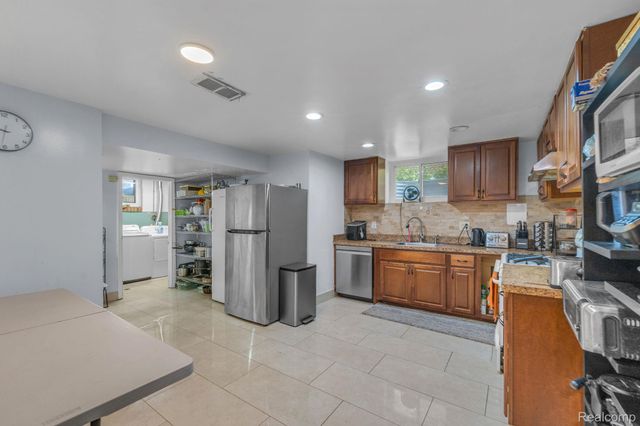 3059 Syracuse Street, Dearborn, MI 48124