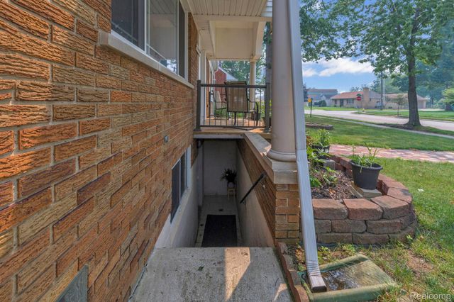 3059 Syracuse Street, Dearborn, MI 48124