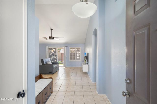 2823 E BLACKHAWK Drive, Phoenix, AZ 85050