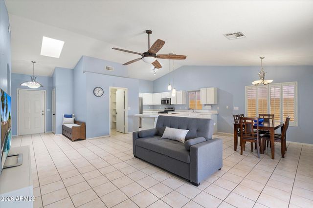 2823 E BLACKHAWK Drive, Phoenix, AZ 85050