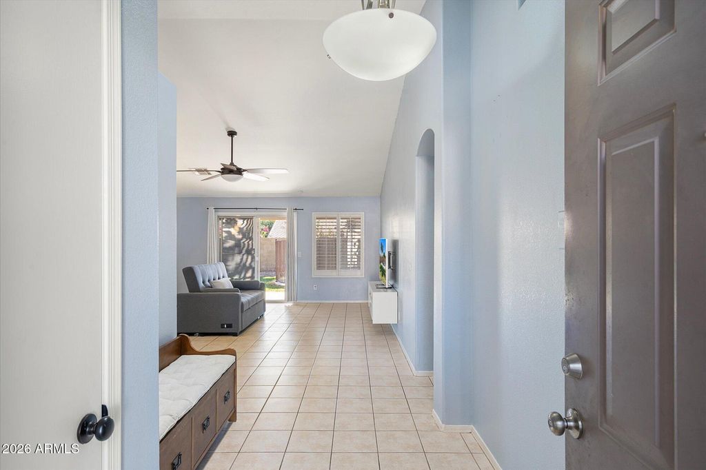 2823 E BLACKHAWK Drive, Phoenix, AZ 85050 — photo 3