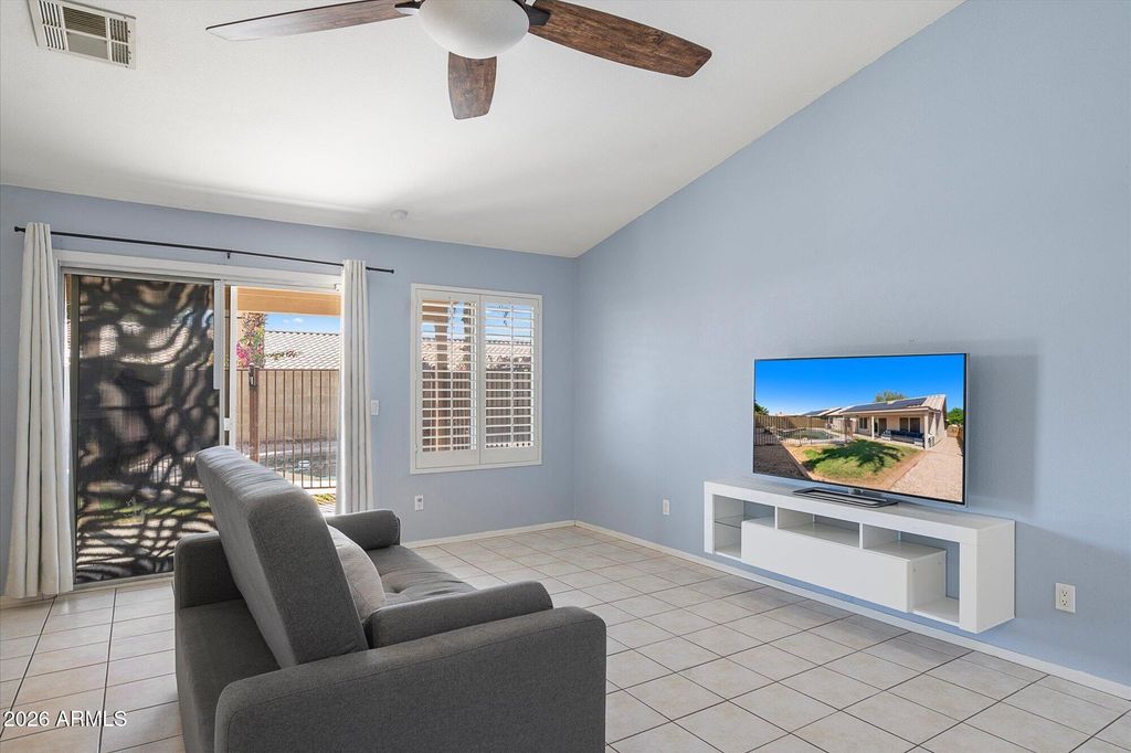 2823 E BLACKHAWK Drive, Phoenix, AZ 85050 — photo 5
