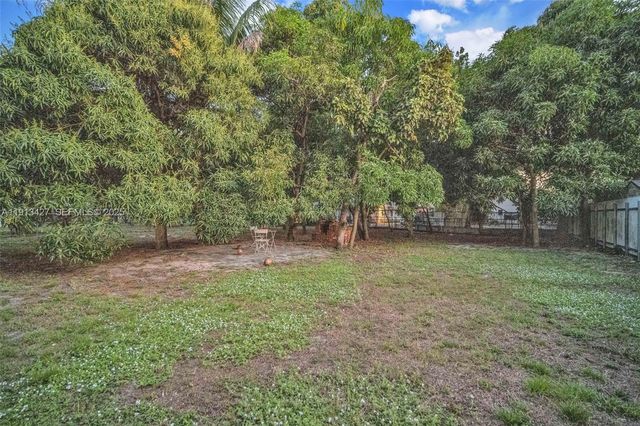 3030 NW 16th St 3, Miami, FL 33125