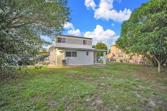 3030 NW 16th St 3, Miami, FL 33125