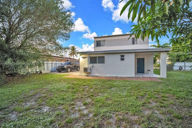 3030 NW 16th St 3, Miami, FL 33125