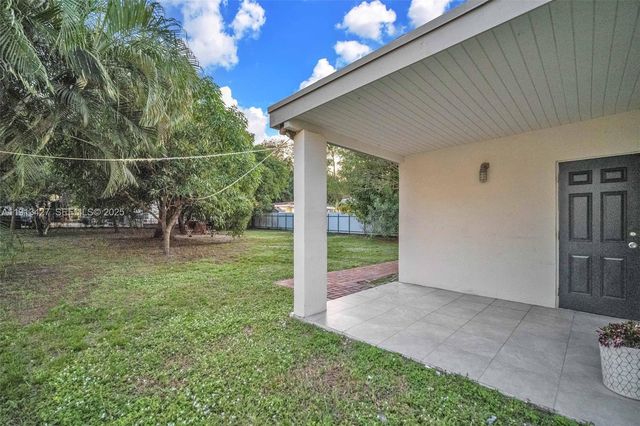 3030 NW 16th St 3, Miami, FL 33125