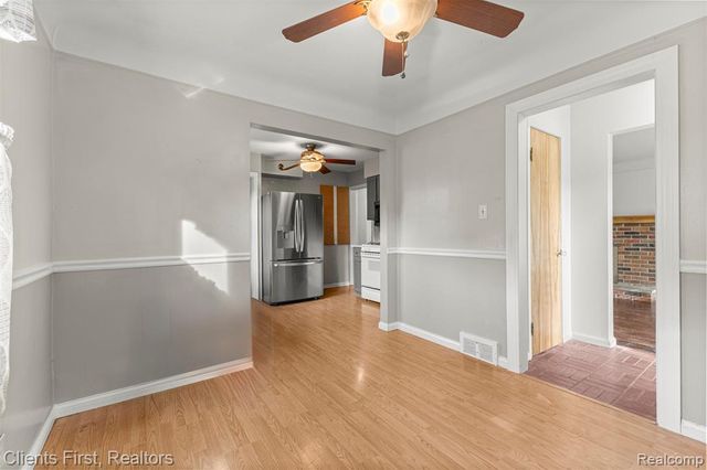 7730 Osage Avenue, Allen Park, MI 48101