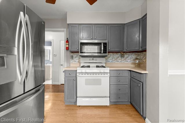 7730 Osage Avenue, Allen Park, MI 48101