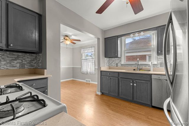 7730 Osage Avenue, Allen Park, MI 48101