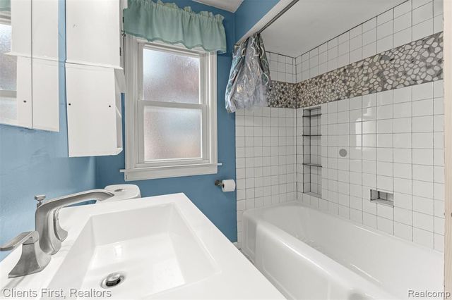 7730 Osage Avenue, Allen Park, MI 48101