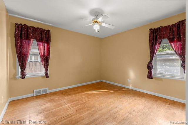 7730 Osage Avenue, Allen Park, MI 48101