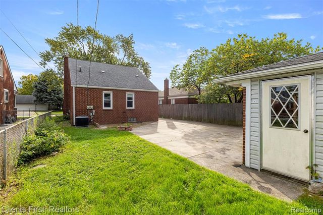 7730 Osage Avenue, Allen Park, MI 48101