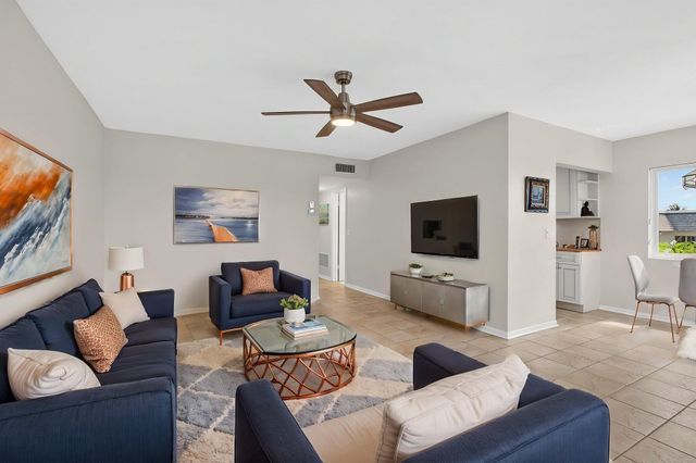 3402 CYNTHIA Lane 201, Lake Worth Beach, FL 33461