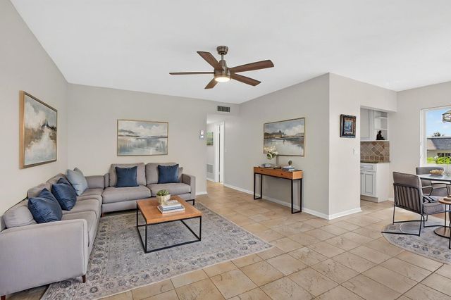 3402 CYNTHIA Lane 201, Lake Worth Beach, FL 33461
