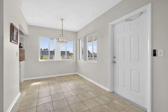 3402 CYNTHIA Lane 201, Lake Worth Beach, FL 33461
