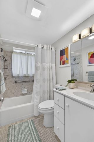 3402 CYNTHIA Lane 201, Lake Worth Beach, FL 33461