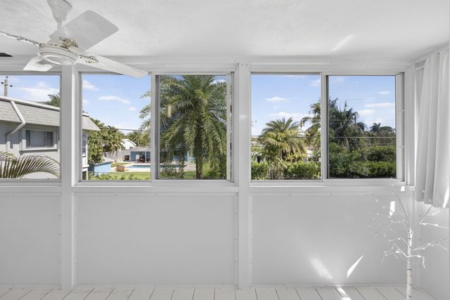 3402 CYNTHIA Lane 201, Lake Worth Beach, FL 33461