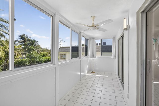 3402 CYNTHIA Lane 201, Lake Worth Beach, FL 33461