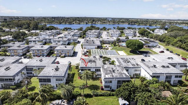 3402 CYNTHIA Lane 201, Lake Worth Beach, FL 33461