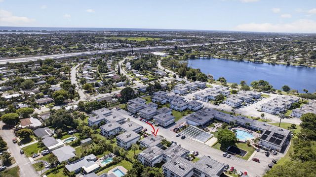 3402 CYNTHIA Lane 201, Lake Worth Beach, FL 33461
