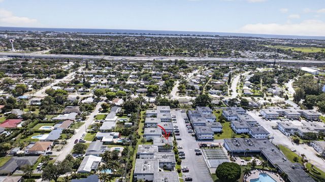 3402 CYNTHIA Lane 201, Lake Worth Beach, FL 33461