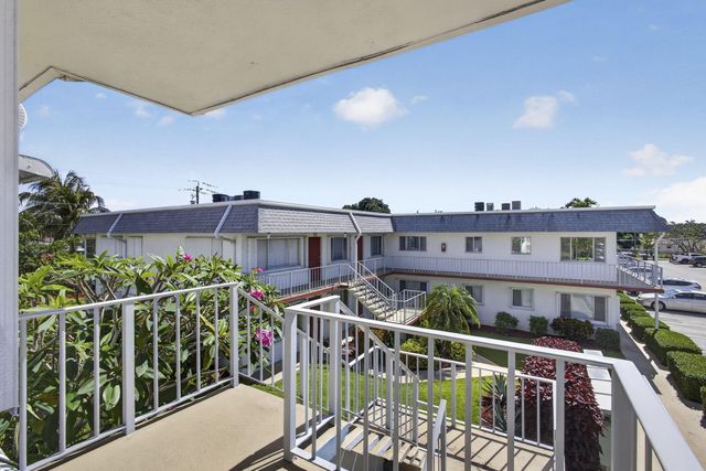 3402 CYNTHIA Lane 201, Lake Worth Beach, FL 33461