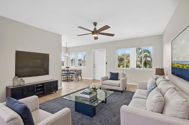 3402 CYNTHIA Lane 201, Lake Worth Beach, FL 33461
