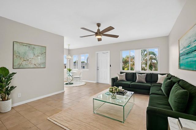 3402 CYNTHIA Lane 201, Lake Worth Beach, FL 33461