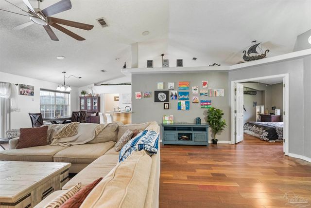 3329 Sunset Bayou Dr, Milton, FL 32583