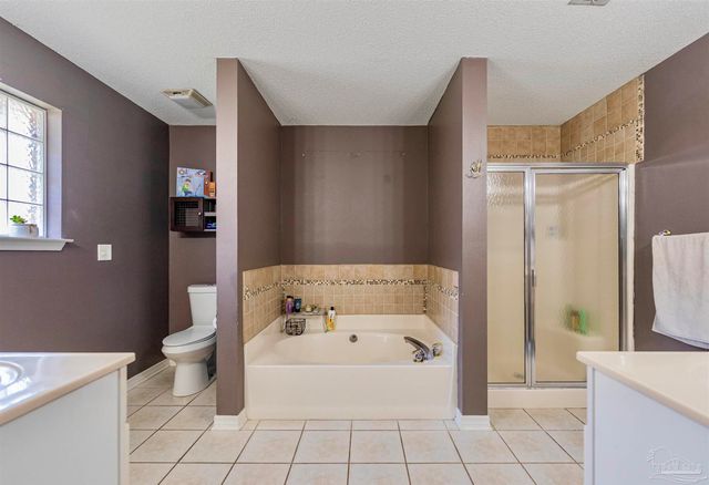 3329 Sunset Bayou Dr, Milton, FL 32583