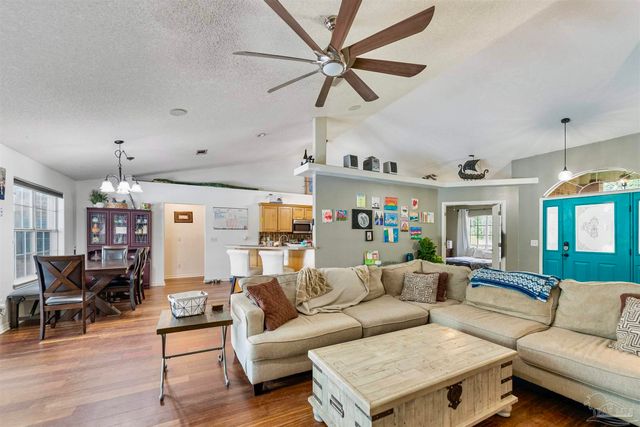3329 Sunset Bayou Dr, Milton, FL 32583