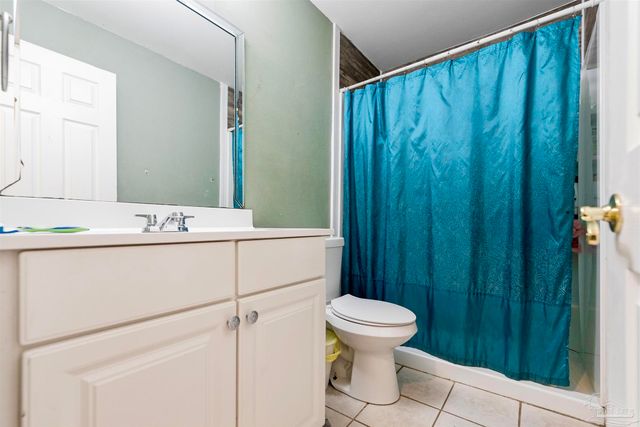 3329 Sunset Bayou Dr, Milton, FL 32583