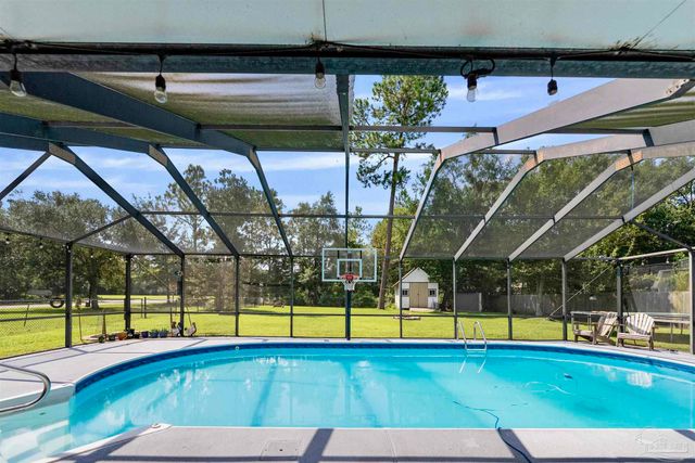 3329 Sunset Bayou Dr, Milton, FL 32583