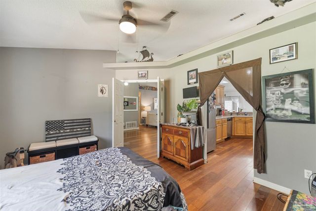3329 Sunset Bayou Dr, Milton, FL 32583