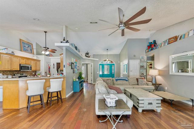 3329 Sunset Bayou Dr, Milton, FL 32583