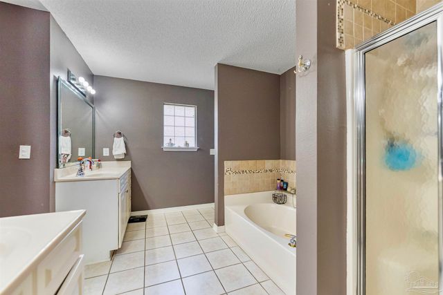 3329 Sunset Bayou Dr, Milton, FL 32583