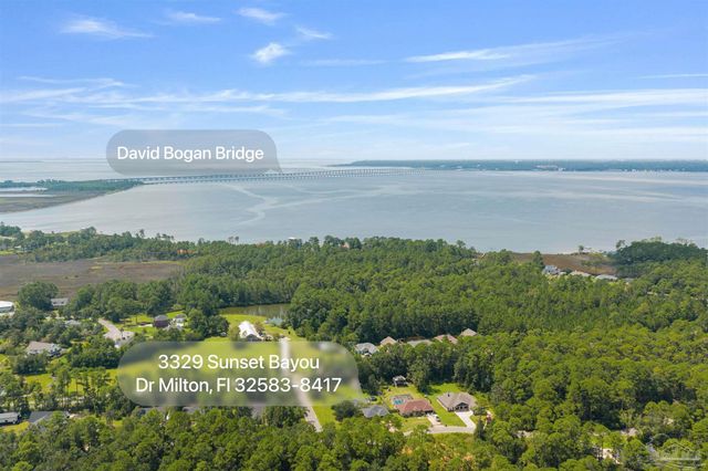 3329 Sunset Bayou Dr, Milton, FL 32583