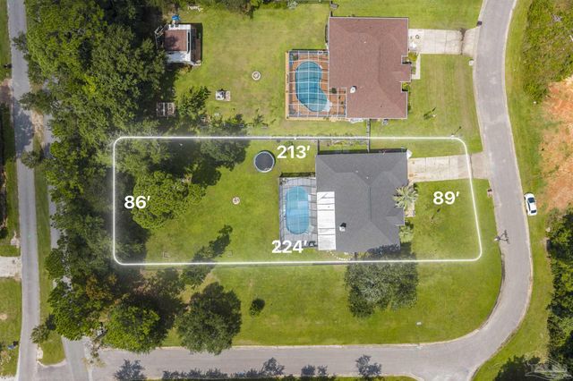3329 Sunset Bayou Dr, Milton, FL 32583