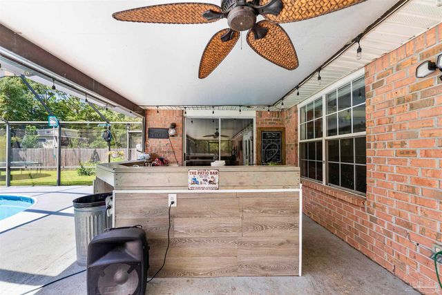 3329 Sunset Bayou Dr, Milton, FL 32583