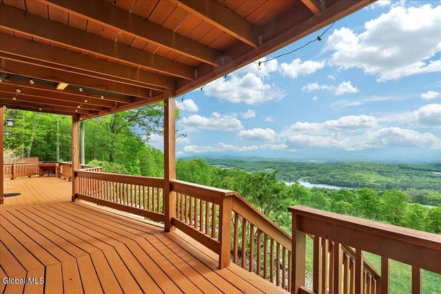 61 Fire Tower Road, Cambridge, NY 12816