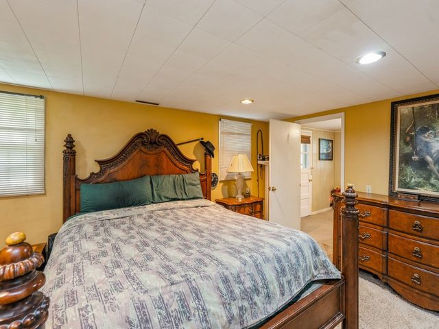 110 E 20th Street N, Newton, IA 50208