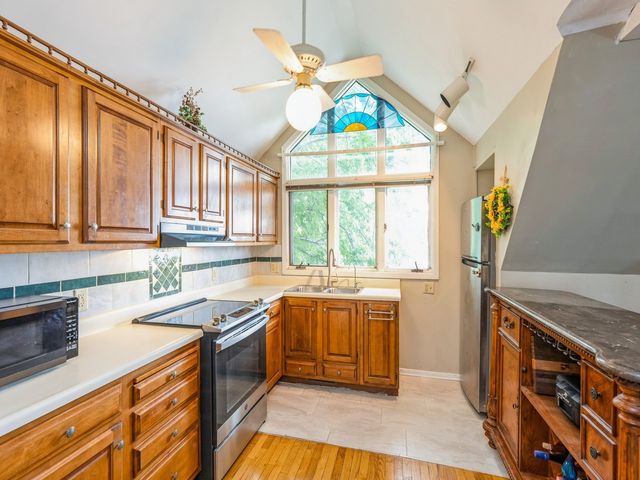 110 E 20th Street N, Newton, IA 50208