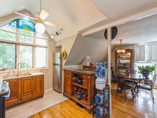 110 E 20th Street N, Newton, IA 50208