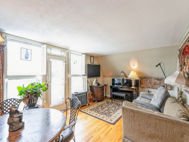 110 E 20th Street N, Newton, IA 50208