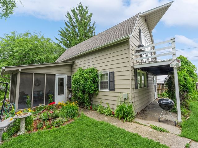 110 E 20th Street N, Newton, IA 50208