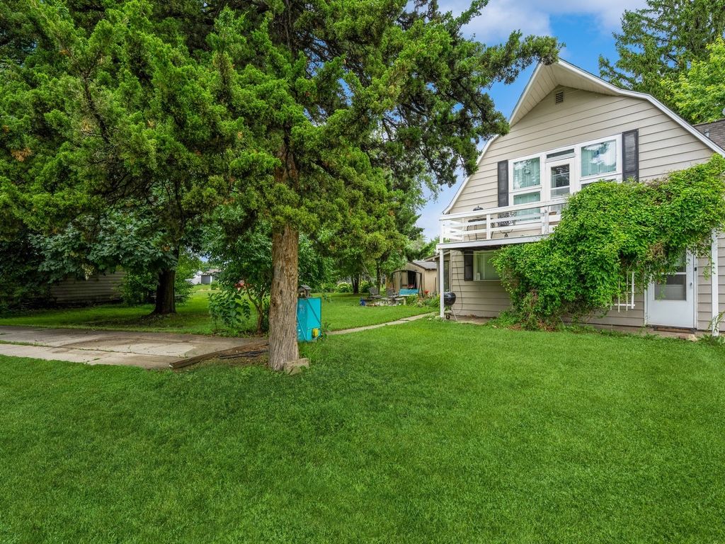 110 E 20th Street N, Newton, IA 50208