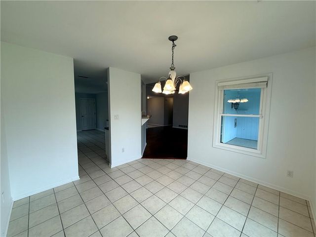 927 Jasara Circle, Baldwin City, KS 66006