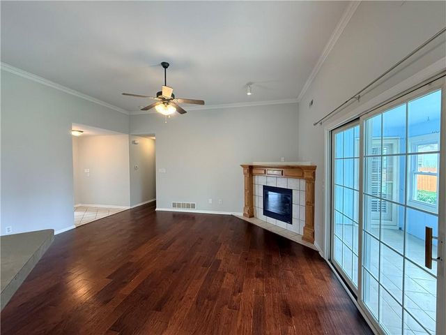 927 Jasara Circle, Baldwin City, KS 66006