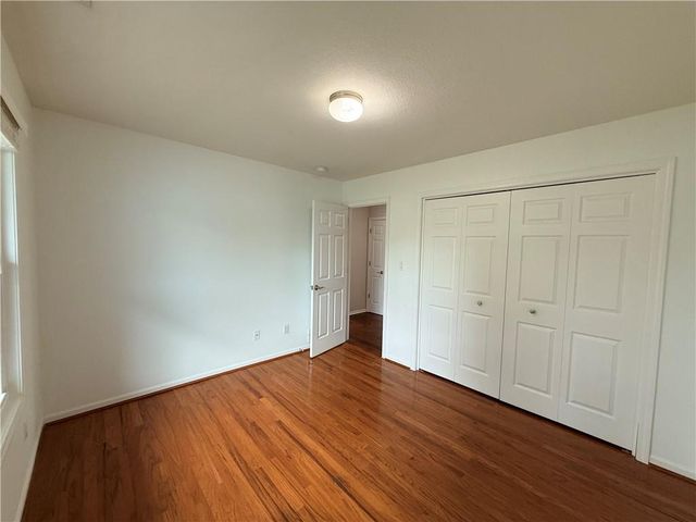 927 Jasara Circle, Baldwin City, KS 66006